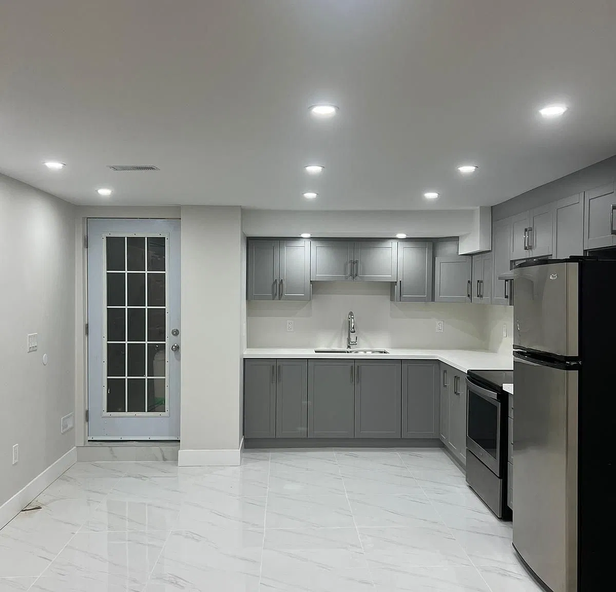 3 bed, $1,800 — Photo 1