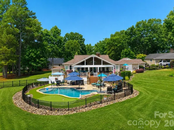 3768 Glenn Oaks Dr, Maiden, NC 28650