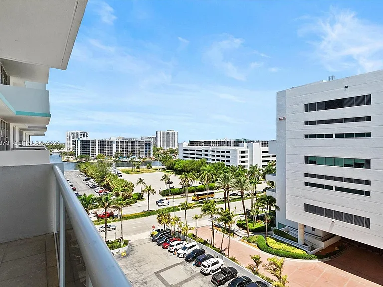 3725 S Ocean Dr #921 — Photo 4