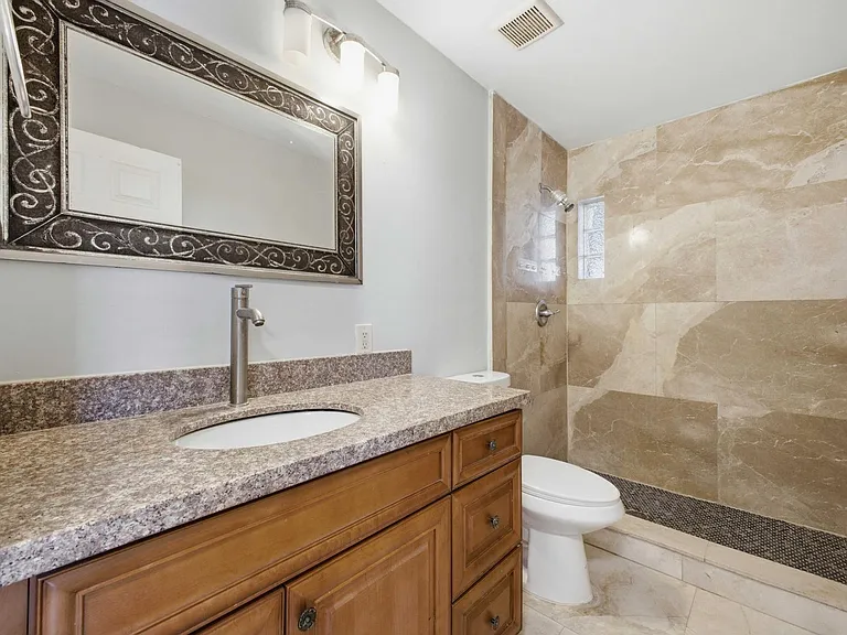 3561 Oberon Ave — Photo 21