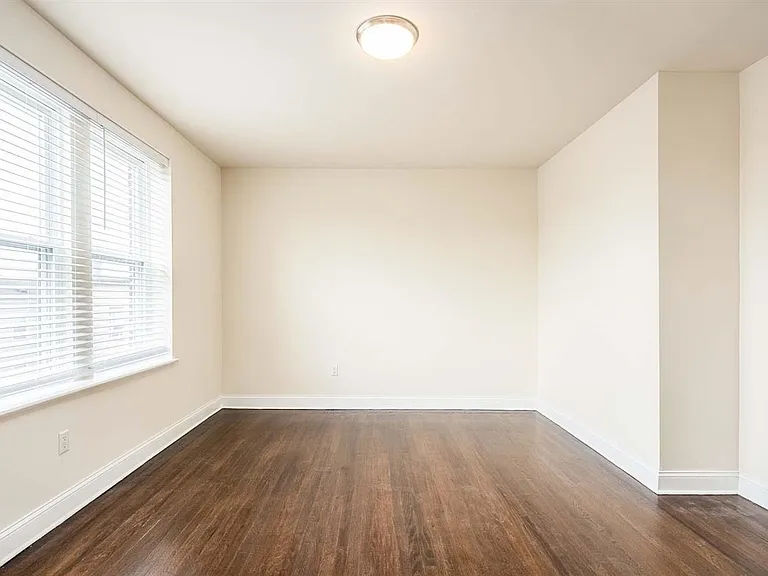 86 Charles St #102 — Photo 9