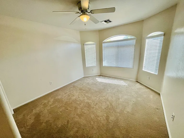 39974 W Thornberry Ln — Photo 5