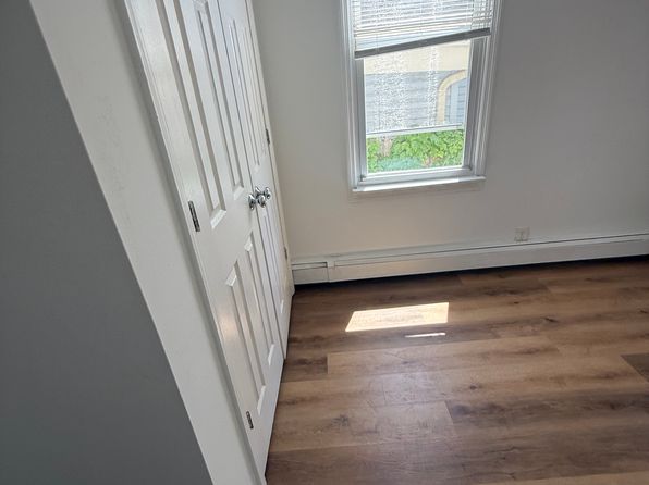 72 W 22nd St #1