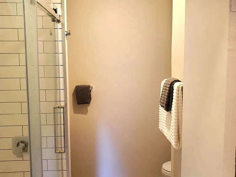 540 Gilmour St #1 — Photo 13