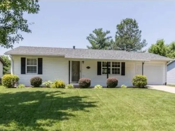 413 S Smith St, Smithton, IL 62285