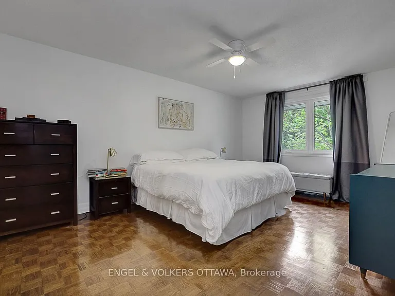 516 Buchanan Cres — Photo 21