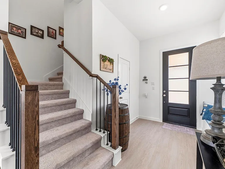 21235 Doubtful Canyon Dr — Photo 5