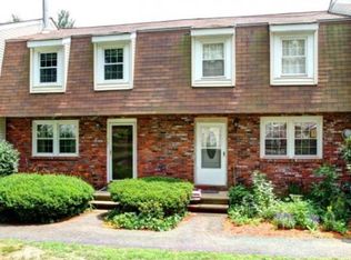 12 Olde Country Village Rd, Londonderry, NH 03053