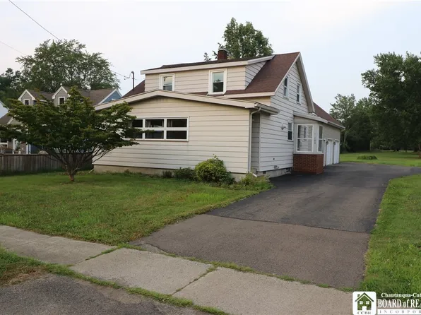 106 Seymour St, Fredonia, NY 14063