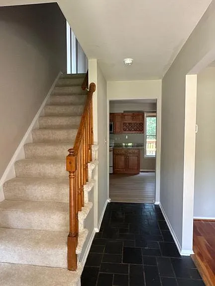 10024 Century Dr — Photo 2