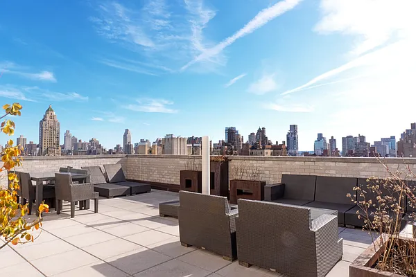 Sold by Douglas Elliman | media 37