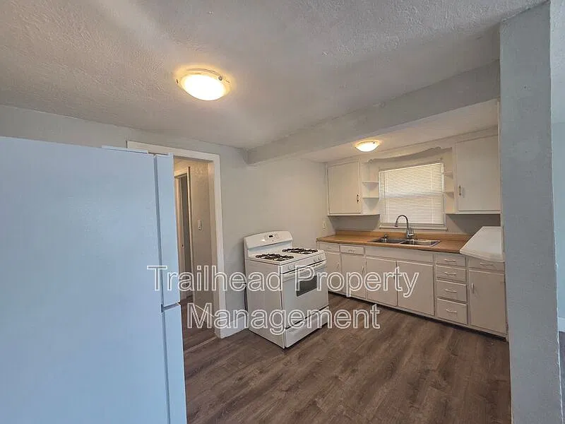 1 bed, 1.0 bath, 650 sqft, $900 — Photo 4