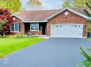 1651 Hartland Rd, Barker, NY 14012