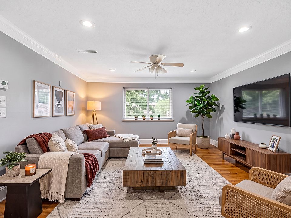 1st image of 611 Andrea Ln #611