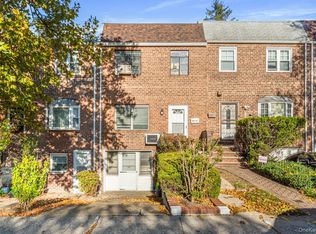 5815 Clearview Expy, Oakland gardens, NY 11364