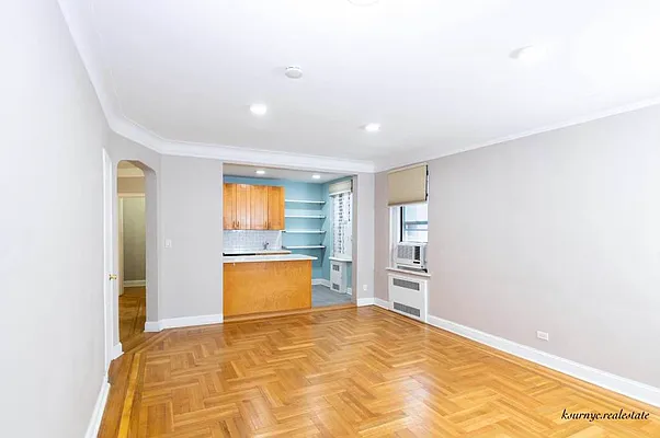 Rented by RealTegrity NY LLC | media 28