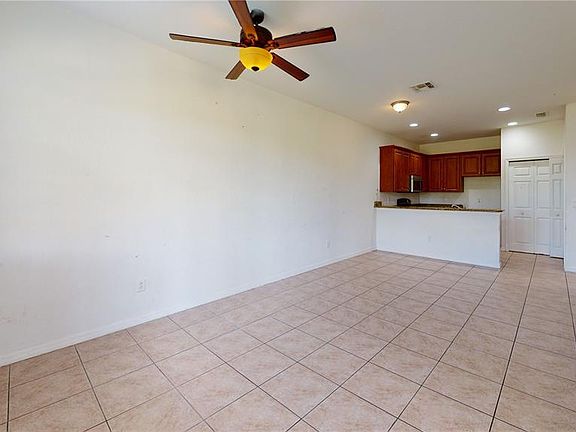 4th image of 1740 Coriander Dr