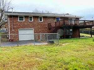 2nd image of 2413 Larkspur Dr