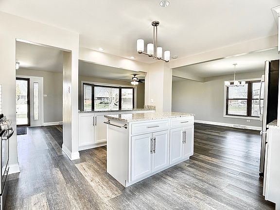 5th image of 9013 Lori Ln