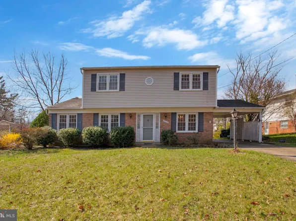 8509 Woodside Ct, Lanham, MD 20706