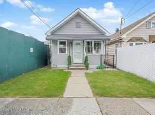 594 Lincoln Ave, Staten Island, NY 10306