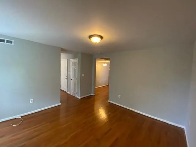 308 3rd St SE #3 — Photo 6