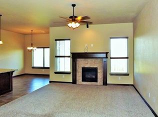 808 S Silver Leaf Dr, Moore, OK 73160