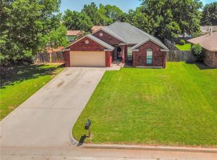 226 W Branches Way, Mustang, OK 73064