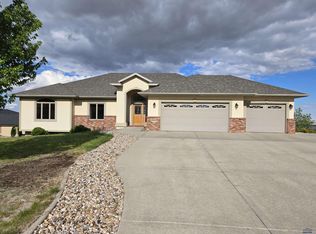 4920 Enchanted Pines Dr, Rapid City, SD 57701