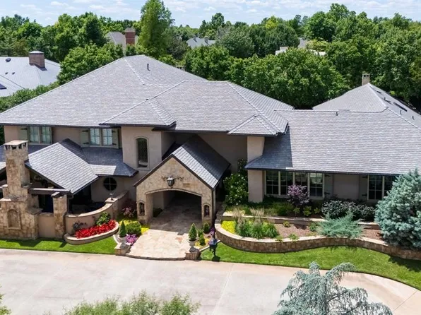 7000 Nichols Rd, Nichols Hills, OK 73116