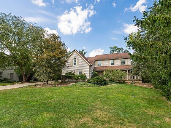2nd image of 266 Oakham Ct