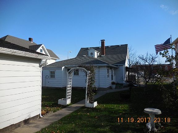 3rd image of 308 N Illinois St