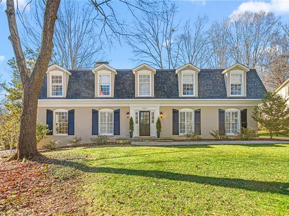 2801 Saint Regis Rd, Greensboro, NC 27408