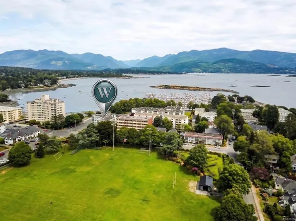 2605 Windsor Rd #402-OAK, Oak Bay, BC V8S 5H9