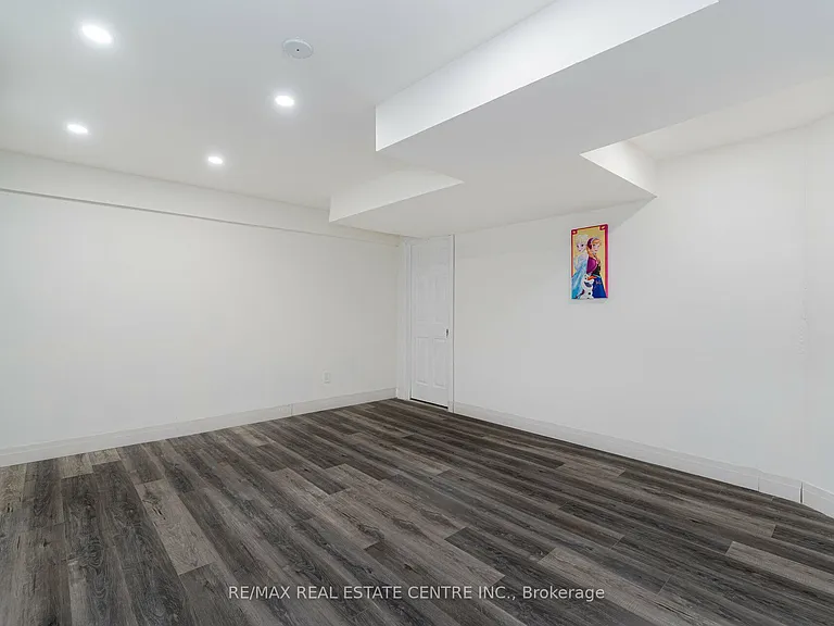 177 N Park Blvd — Photo 20