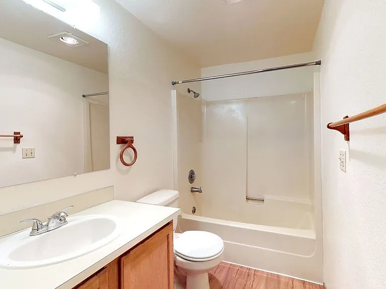 Seattle North Apartments — Photo 75