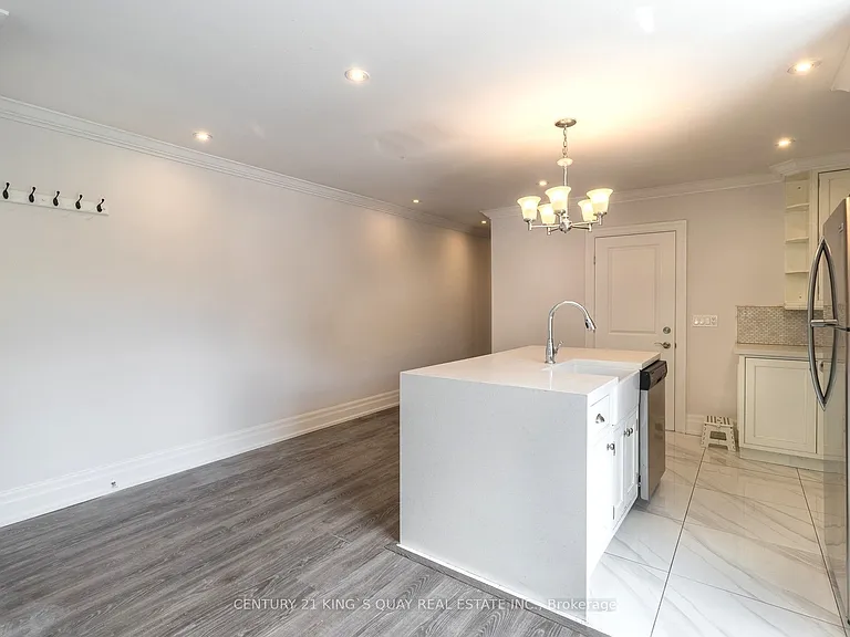 301 Cleveland St #301 — Photo 6