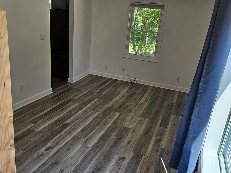 1635 Giddings Rd — Photo 5