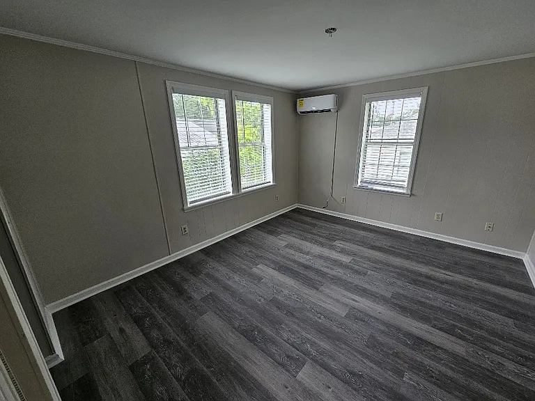 211 Oak St #2 — Photo 5