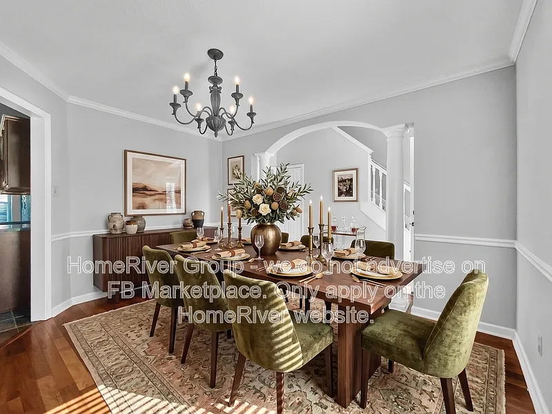 5 bed, 2.5 bath, 2860 sqft, $2,395 — Photo 3