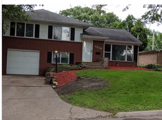 1528 9th Ave SW, Cedar Rapids, IA 52404