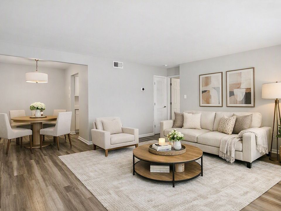 Step into the inviting living space of Richmond Hills Apartments, where modern design meets comfort. Enjoy spacious layouts and stylish finishes that elevate everyday living. Schedule your visit today and make this your new home!