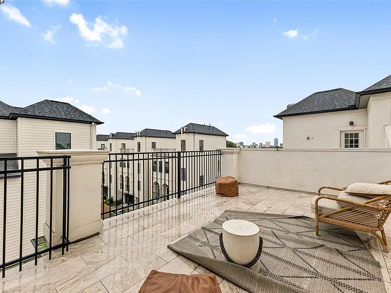 3334 Beverly Forest Dr — Photo 34