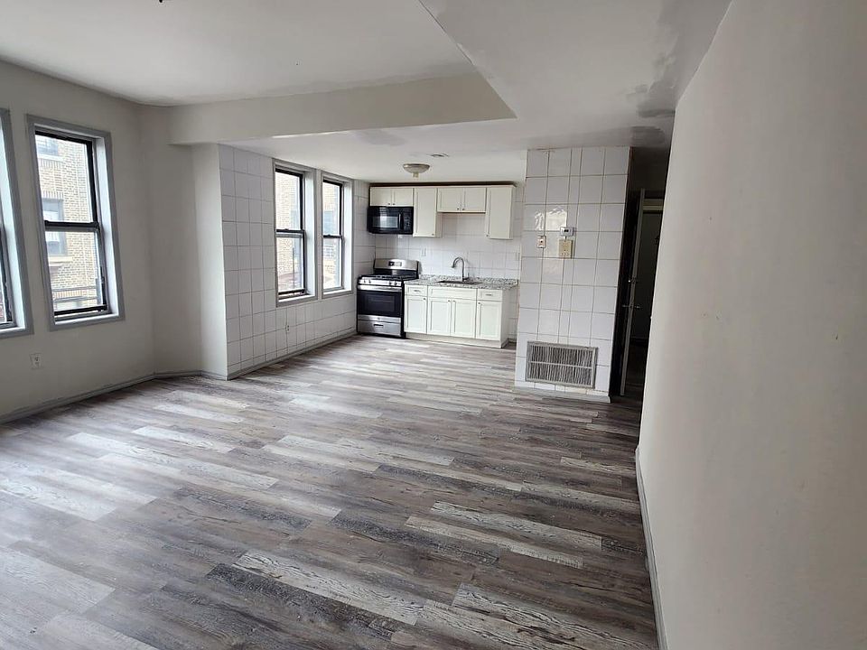 1st image of 47 Milford Ave Unit 3