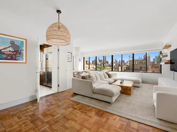 900 Park Ave APT 18C, New York, NY 10075