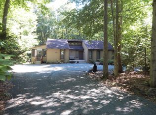 1226 Redwood Ter, Pocono Pines, PA