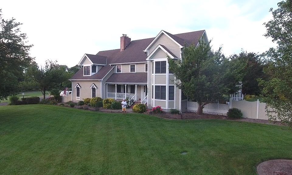 2nd image of 4049 Bayshore Rd