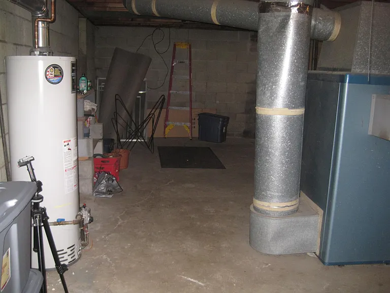 2010 Dexter Ave — Photo 14
