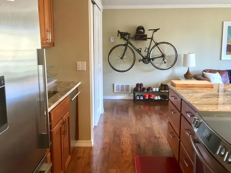 1300 University St #5B — Photo 10