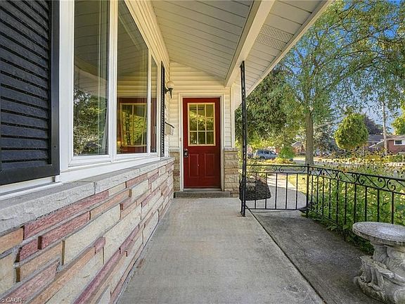 2nd image of 1267 Dunbar Rd